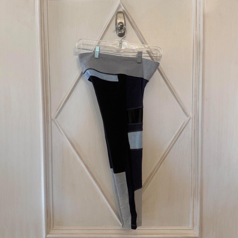 Splits 59 Black Blue Gray Rebel Capri Tights - Picture 4 of 4